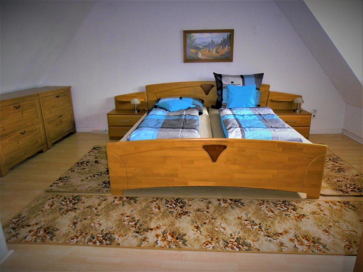 Familienfreundliches Ferienhaus Mit 3 Schlafzimmern Oldisleben Esterno foto