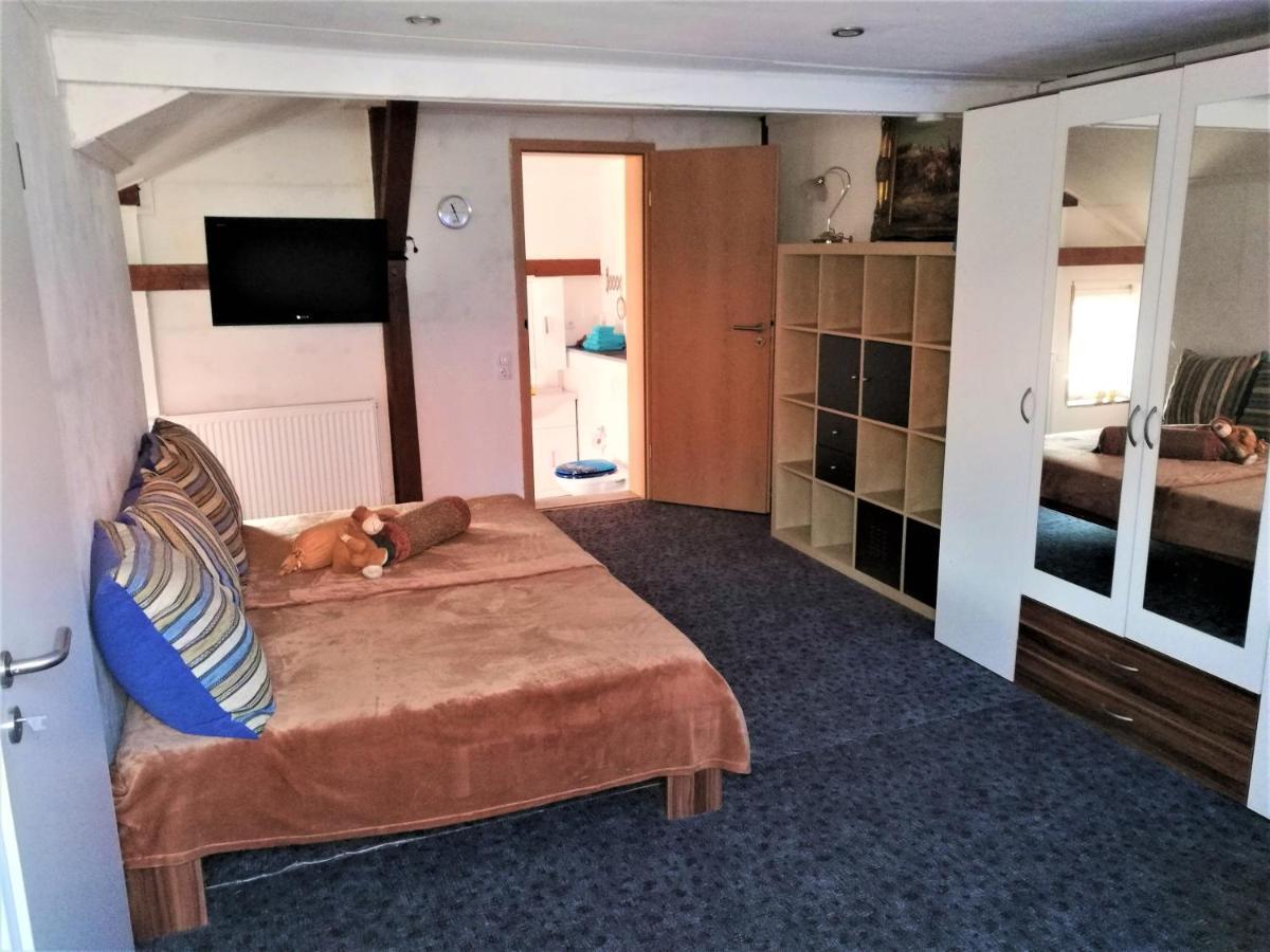 Familienfreundliches Ferienhaus Mit 3 Schlafzimmern Oldisleben Esterno foto